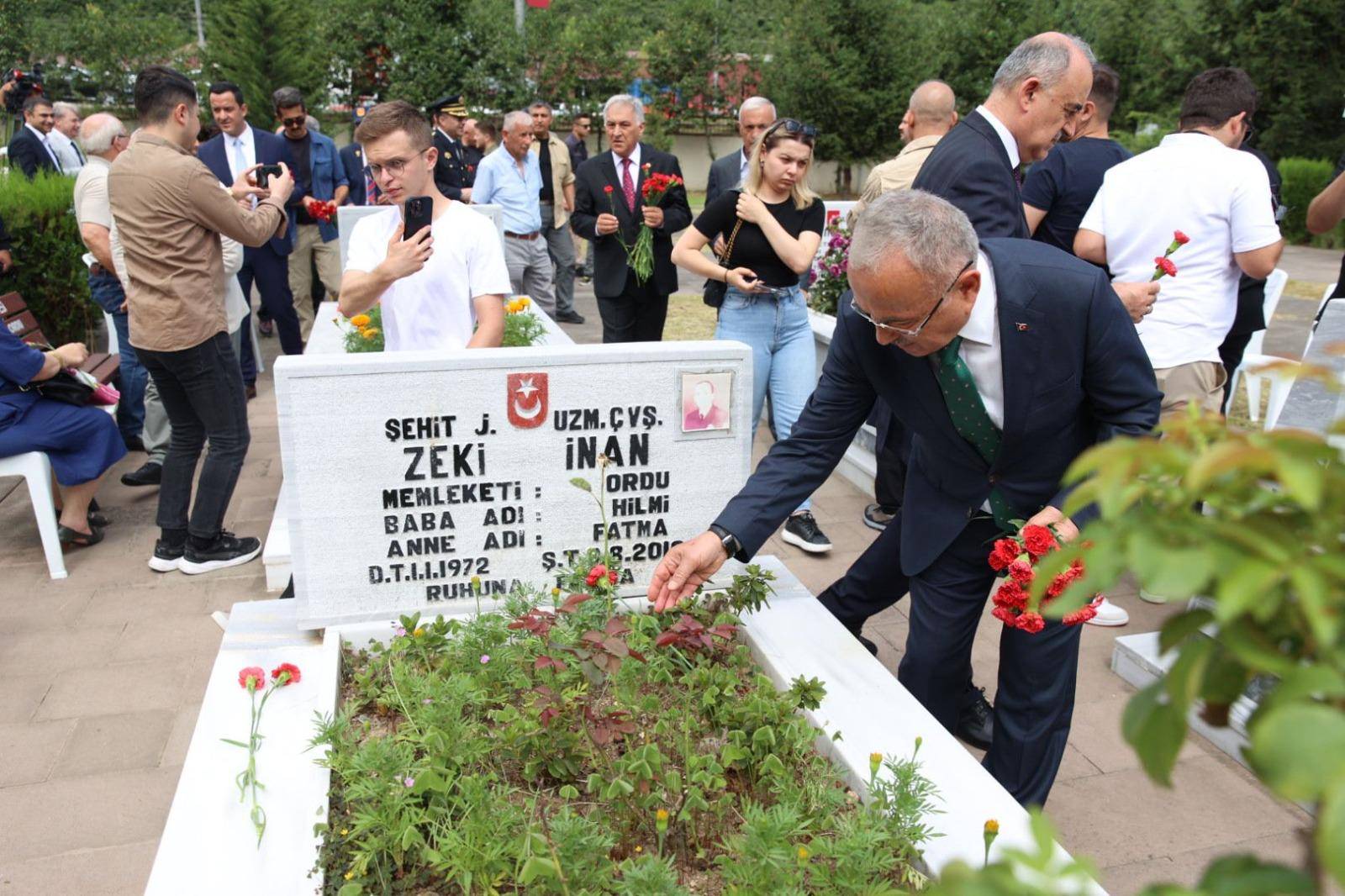 15 TEMMUZ ŞEHİTLERİ DUALARLA ANILDI
